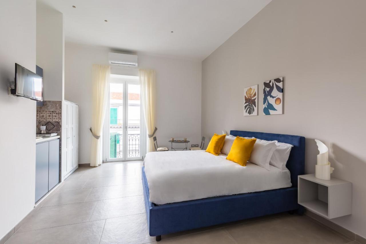 Ferienwohnung Maria'S Bright Flats At The Cathedral Neapel Exterior foto