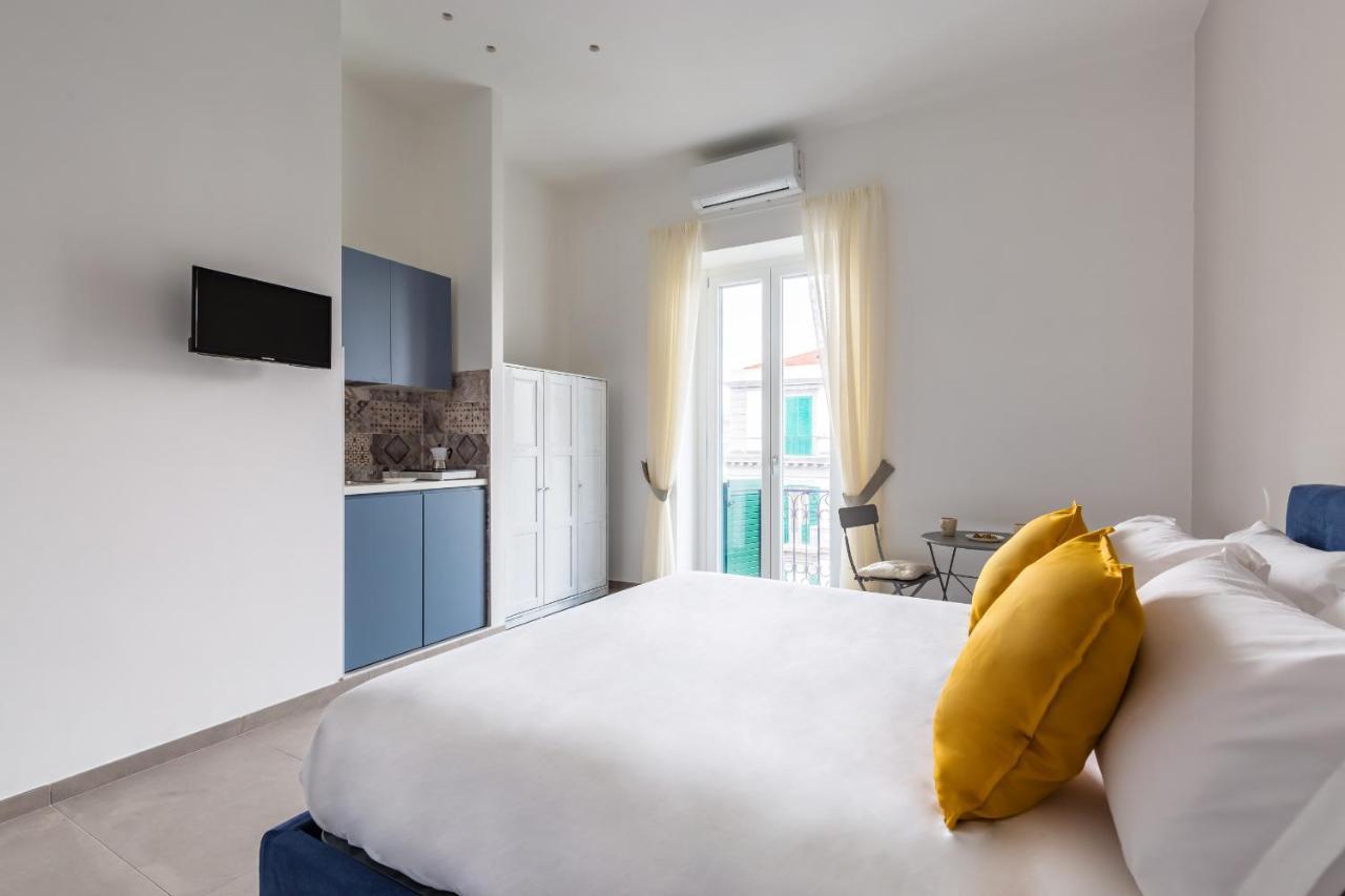Ferienwohnung Maria'S Bright Flats At The Cathedral Neapel Exterior foto