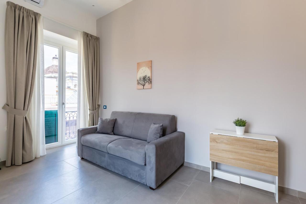 Ferienwohnung Maria'S Bright Flats At The Cathedral Neapel Exterior foto